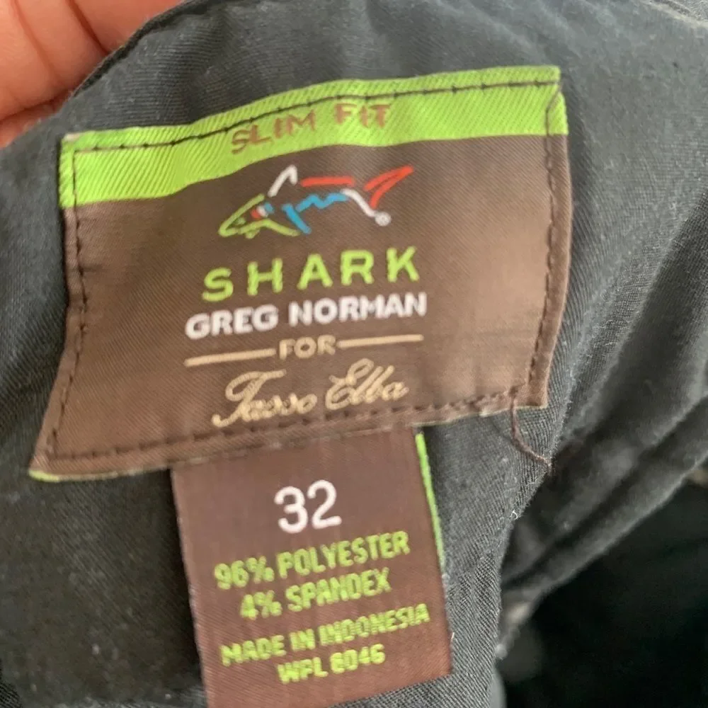 Shark Greg Norman plaid gray/black/blue shorts 32